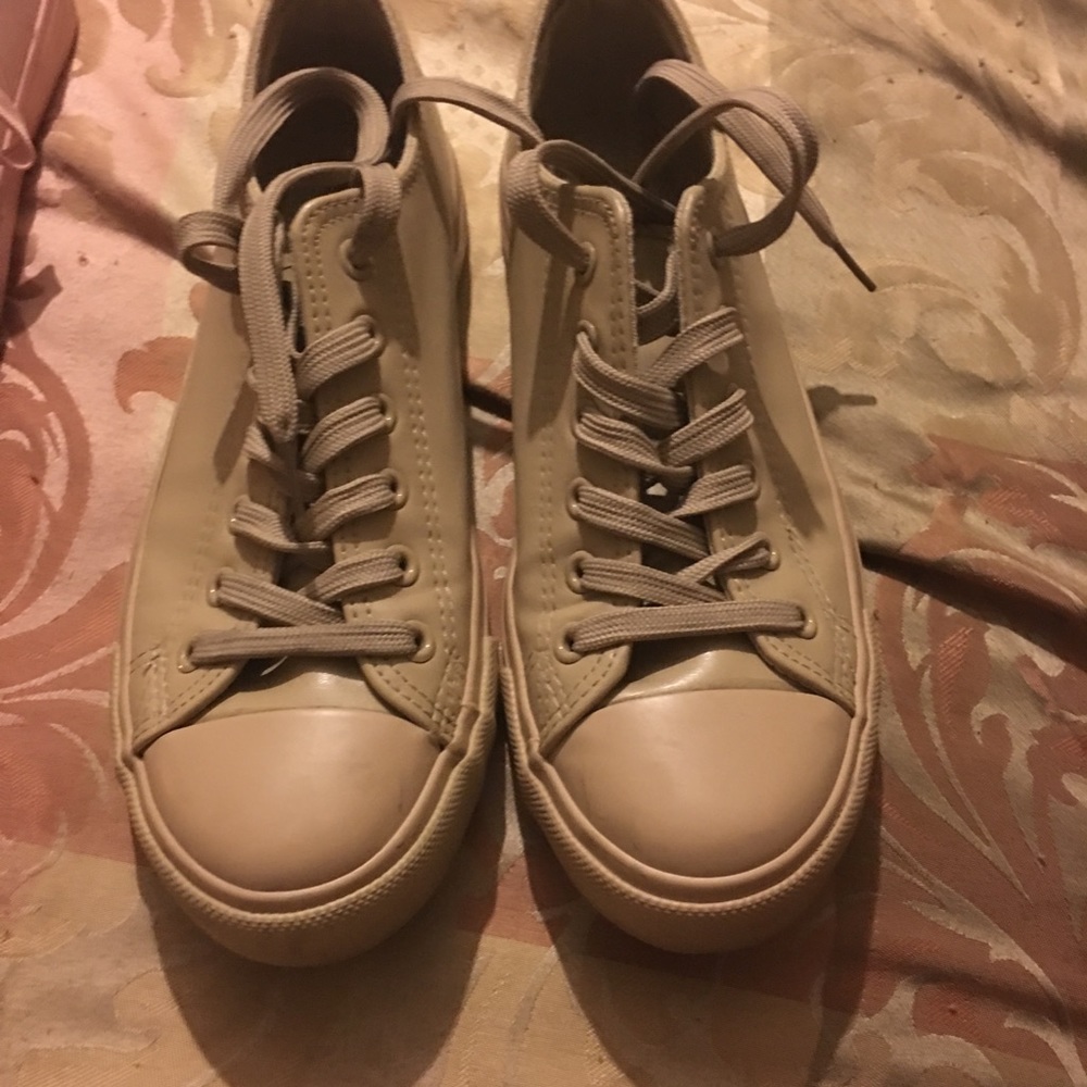 Nude sneakers